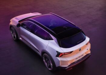 Renault Scenic E-Tech voted Euro Car of the Year 2024