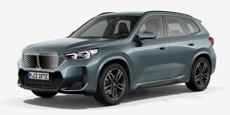 BMW iX1 eDrive20 M Sport struts in as entry iX1, expanding lineup