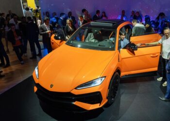 Lamborghini Urus SE wraps up 12-nation world tour