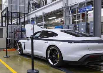 US govt lab shows off groundbreaking 270-kW wireless charging system for EVs