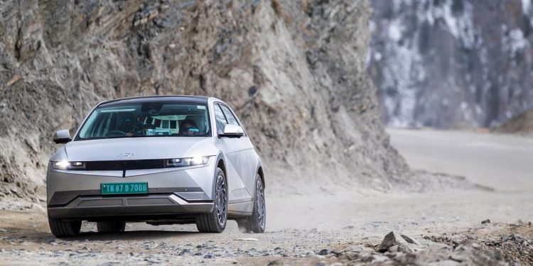 Hyundai Ioniq 5 sets record for greatest altitude change by an electric car