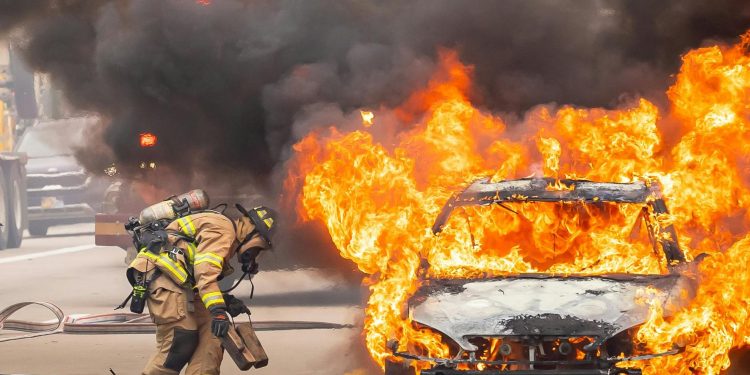 Korean-developed battery can resist fire and explosion