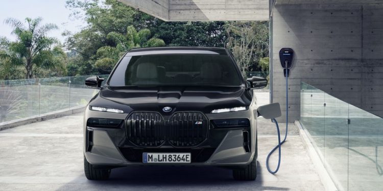 BMW to roll out spring 2025 upgrades and extends electric range