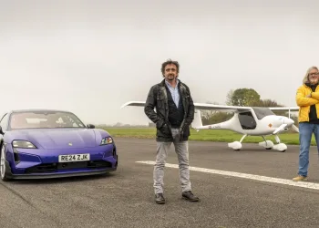 Porsche Taycan Turbo GT vs electric plane: who’s the winner?