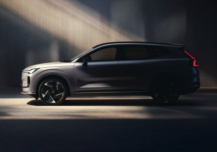 New Volvo XC70