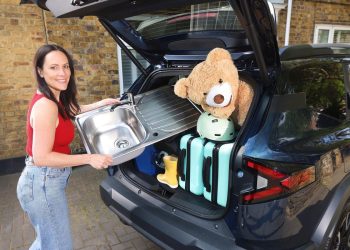 Dacia’s app-solutely brilliant Boot Organiser packs a punch