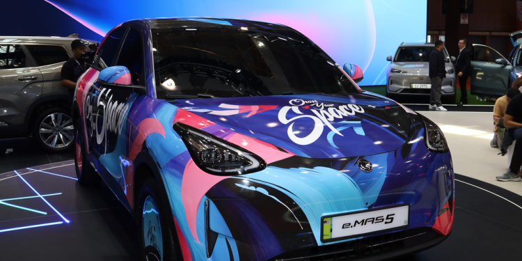 Pro-NET unwraps e.MAS 5 prototype, accelerates EV push