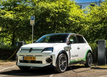 Renault and partners launch Europe’s first large-scale V2G car-sharing service in Utrecht