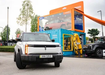 iCaur 03 goes on promo roadshow in KL