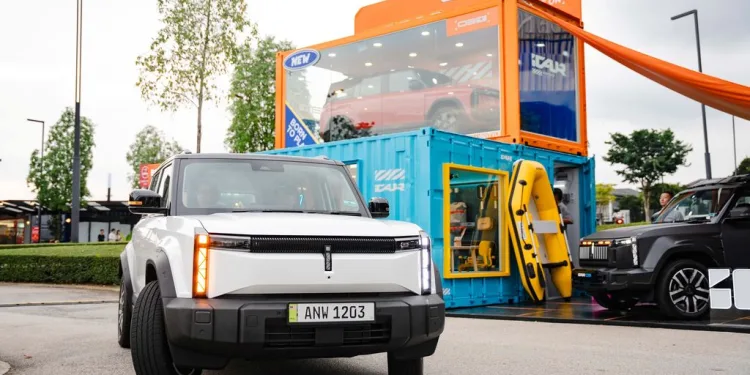 iCaur 03 goes on promo roadshow in KL