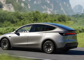 Tesla stretches Model Y for China: six seats, 751km range, from 339K yuan