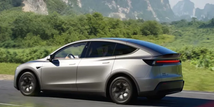 Tesla stretches Model Y for China: six seats, 751km range, from 339K yuan