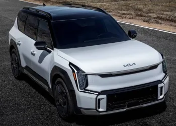 Kia rolls out Plug & Charge for EV6 now, EV9 in Q4 2025