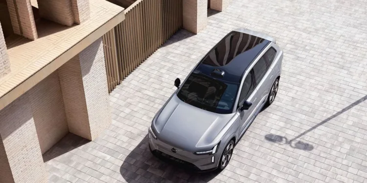 Volvo EX90 gets 800V and AI boost
