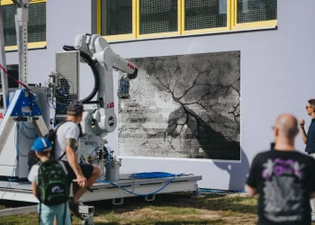 ABB robot brushes up a city