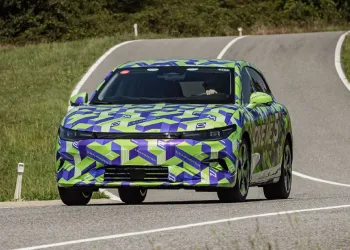 Leapmotor Lafa 5 teased ahead of Sept 8 Munich debut