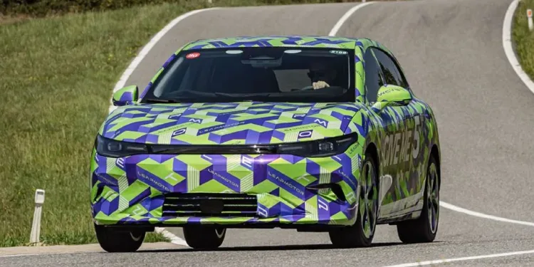 Leapmotor Lafa 5 teased ahead of Sept 8 Munich debut