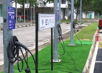 Pekan lamp-posts pull double duty as EV chargers