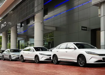 BYD delivers over 100 Seal 6 units nationwide within a week