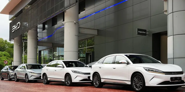 BYD delivers over 100 Seal 6 units nationwide within a week