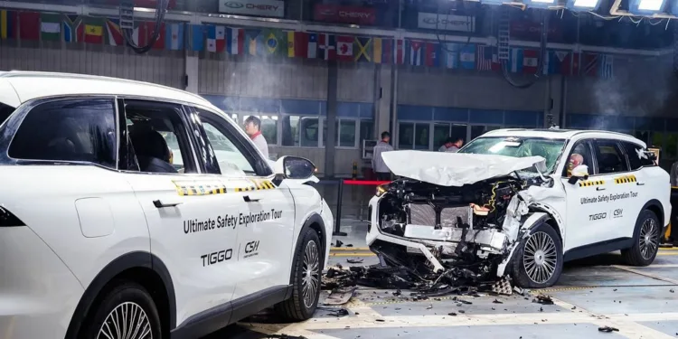 Chery stages live 15-degree overlap Tiggo 9 crash to spotlight safety credentials