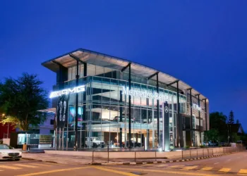 Mercedes-Benz ups luxury benchmark with Bangsar flagship outlet