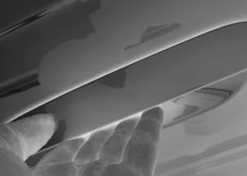 China floats tougher rules for car door handles in emergency escapes