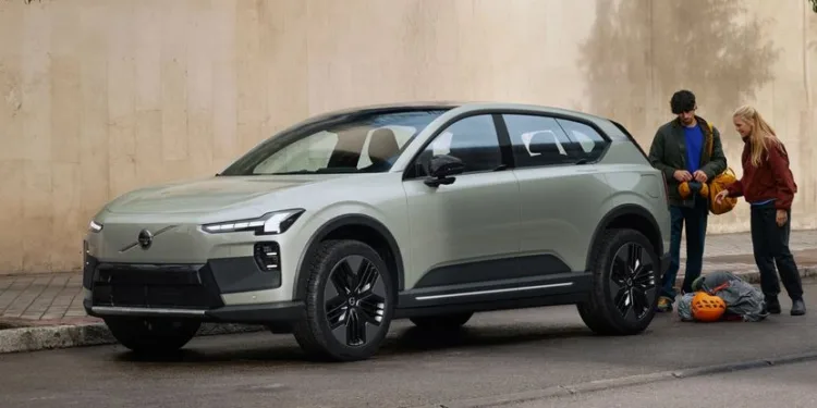 Volvo EX60 Cross Country with taller stance pops up alongside regular EX60
