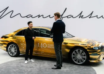 Ola Kallenius and Justin Tse.