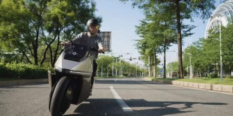 Startup Omoway bags eight-figure backing for self-balancing Omo X