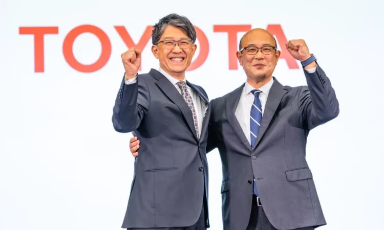 Sato (left) and Kon.