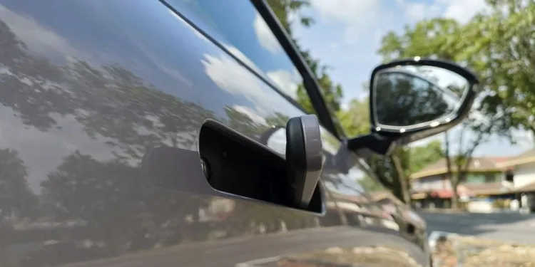Local repair veteran backs China clampdown on hidden door handles