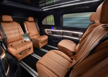 Mercedes-Benz VLE wants to make the luxury van feel less like a van