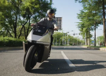 Omoway Omo X heads for market with self-balancing system