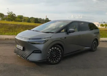 XPeng X9 feels smaller to drive than it looks