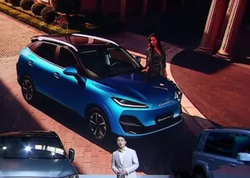 Lepas L4 EV debuts in China, targets BMW iX1