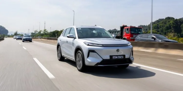 Proton e.MAS 7 PHEV gets 6,500 bookings as fuel-cost worries grow