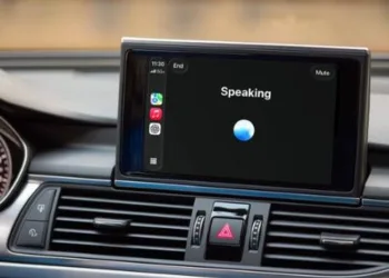 ChatGPT now works in Apple CarPlay with voice chat and project support
