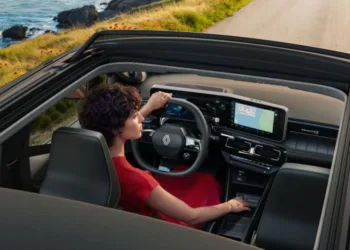 Renault 4 E-Tech Electric Plein Sud adds open-air canvas roof