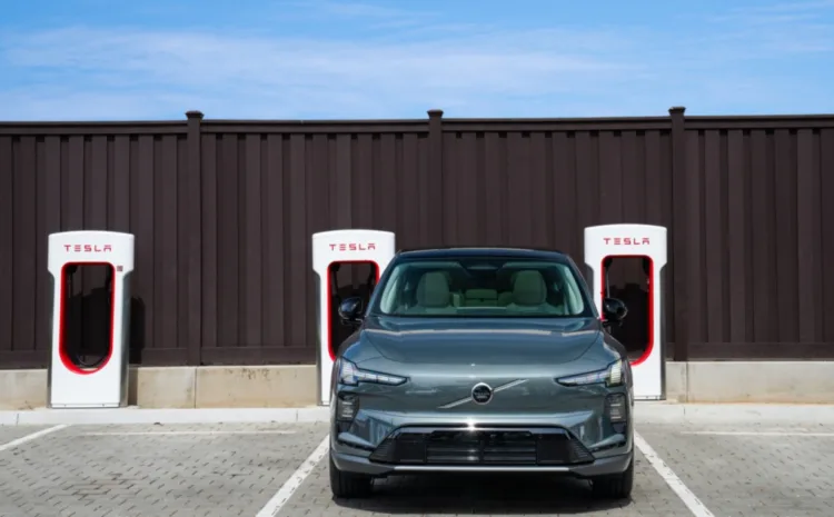 Fast-charging-gets-even-easier-for-all-electric-Volvo-drivers-