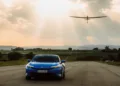 Honda Prelude tows a glider to prove a point