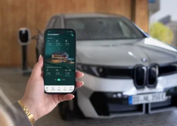 BMW iX3 and i3 to support solar-powered home energy use with Solarwatt system