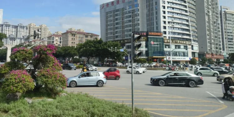 Traffic in Chinese city.