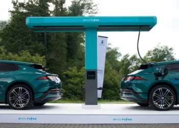 BYD flash charging goes live in Germany as UK demo shows 1,500kW EV tech