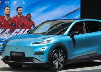 The Deepal S05 exists as a battery-electric vehicle and also as a range-extender / plug-in hybrid-type model, depending on market.