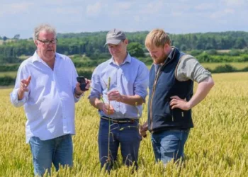 Jeremy Clarkson (left) in a previous season of Clarkson’s Farm. Image: Prime Video / Amazon MGM Studios