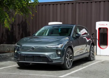 Volvo adds Plug & Charge for EX90 and EX60 EVs in the US