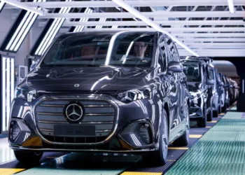Mercedes-Benz VLE production starts in Spain with 700km electric range