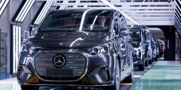 Mercedes-Benz VLE production starts in Spain with 700km electric range