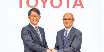 Koji Sato (left) and Kenta Kon.